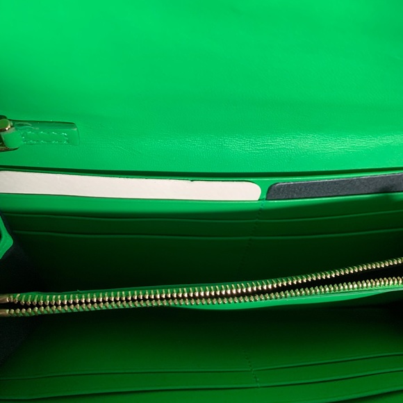 New Fendi WOC color green - Picture 5 of 10